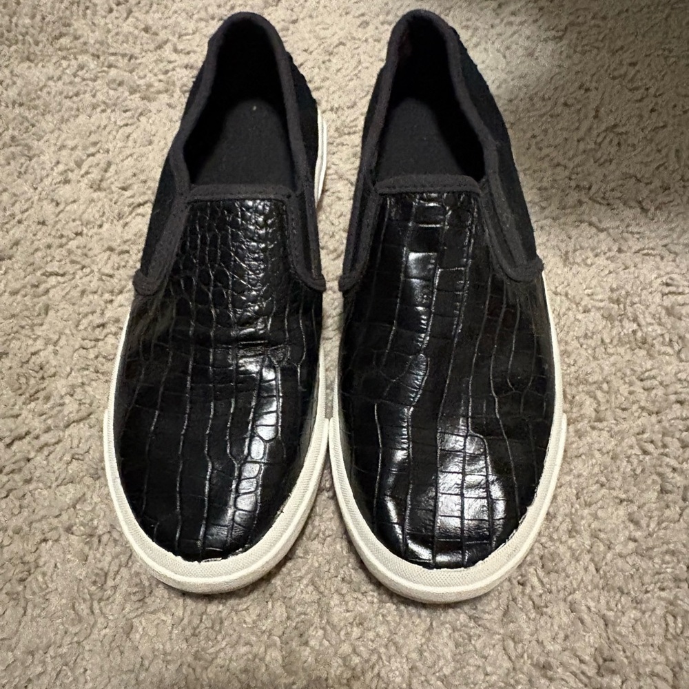 UGG Women’s Black Slip-On Croc-Texture Casual Sneakers